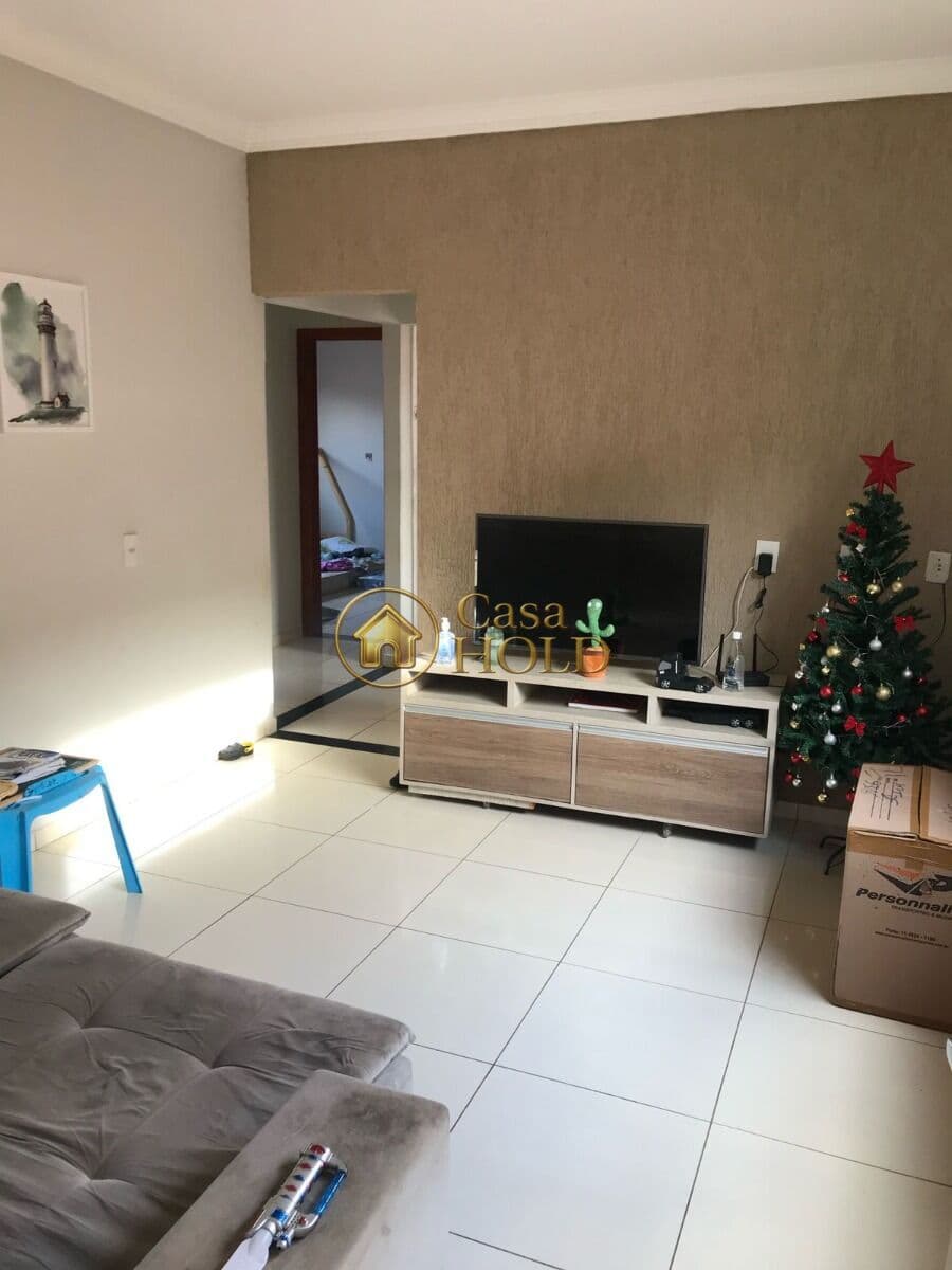 Casa em terreno sozinho no Bairro Canaã