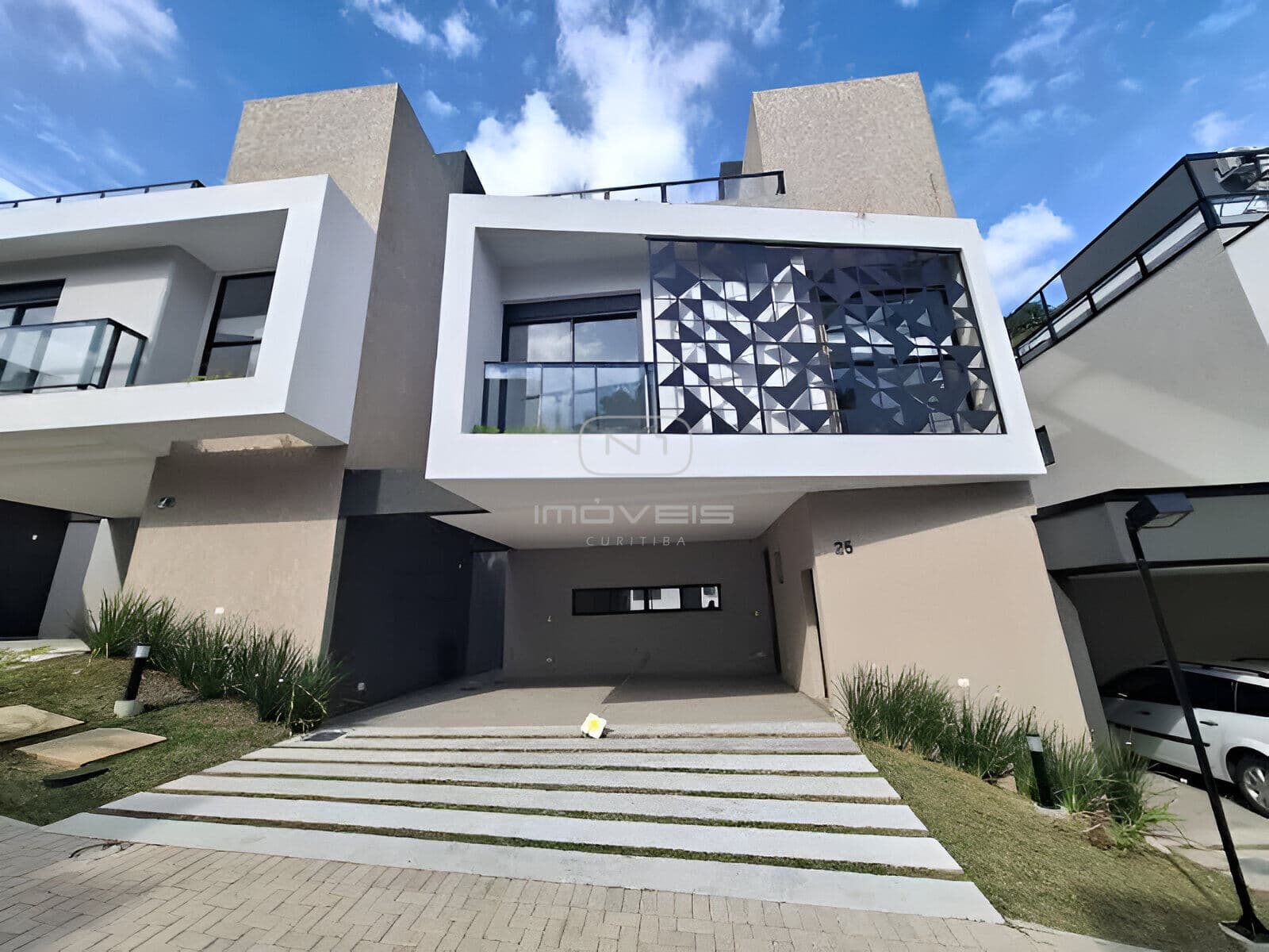 Casa em condomínio com 3 dormitórios, 3 suítes, 2 vagas de garagem, Cascatinha - Curitiba/PR
