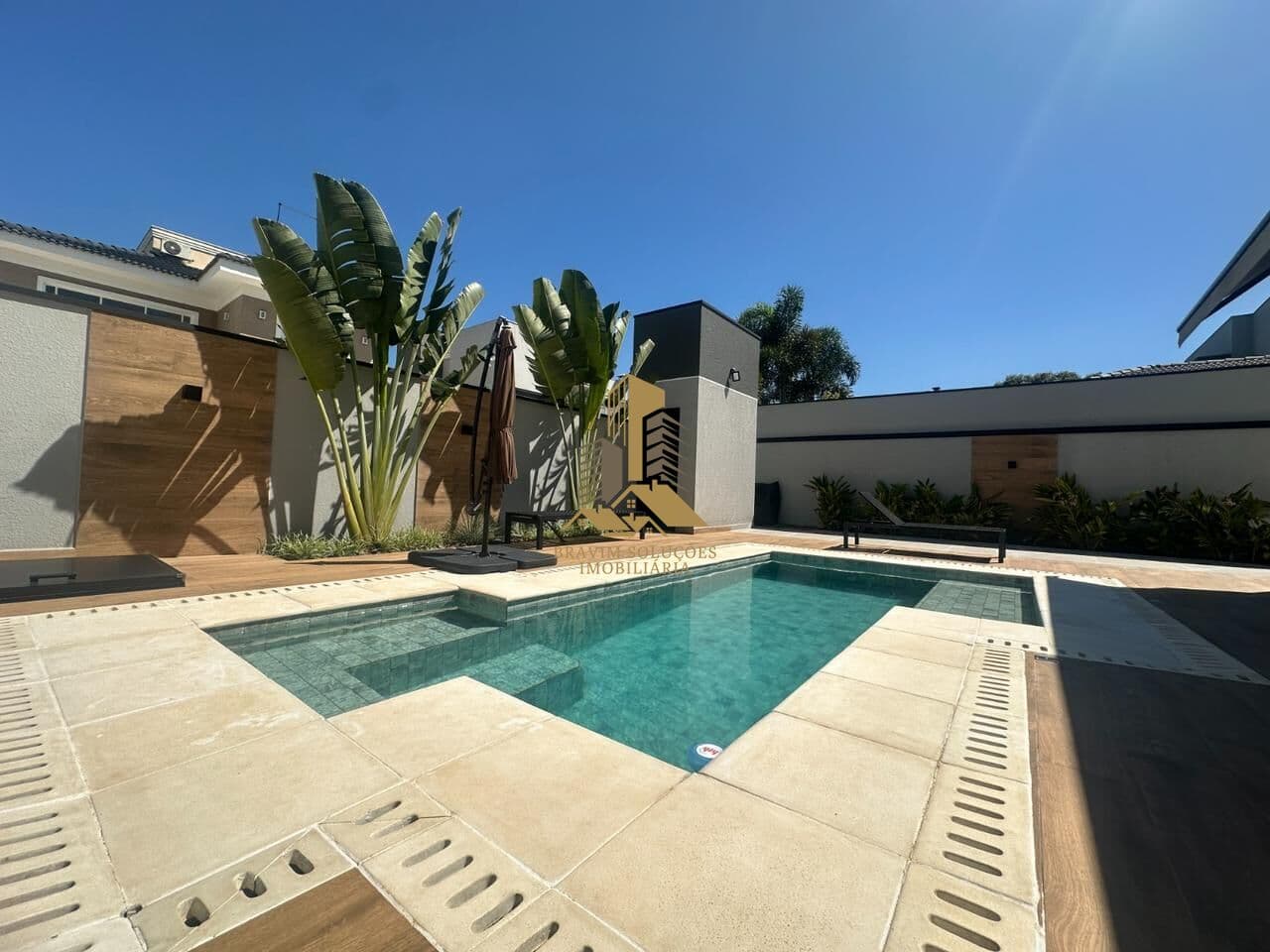 Casa Alto Padrão - Porteira Fechada