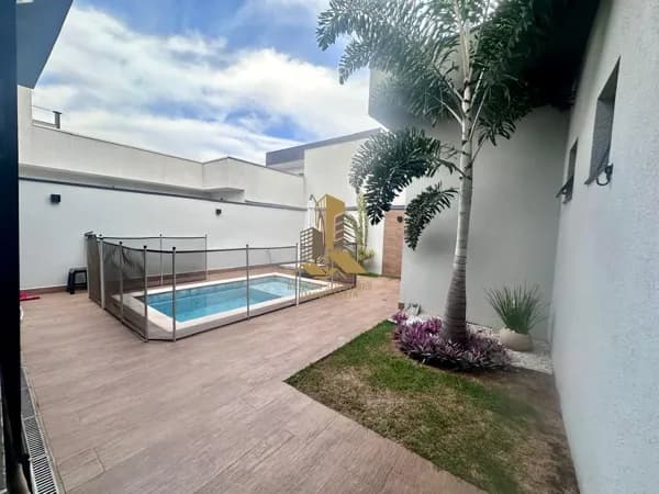 Casa à venda no bairro Jardim Residencial Dona Lucilla em Indaiatuba/SP