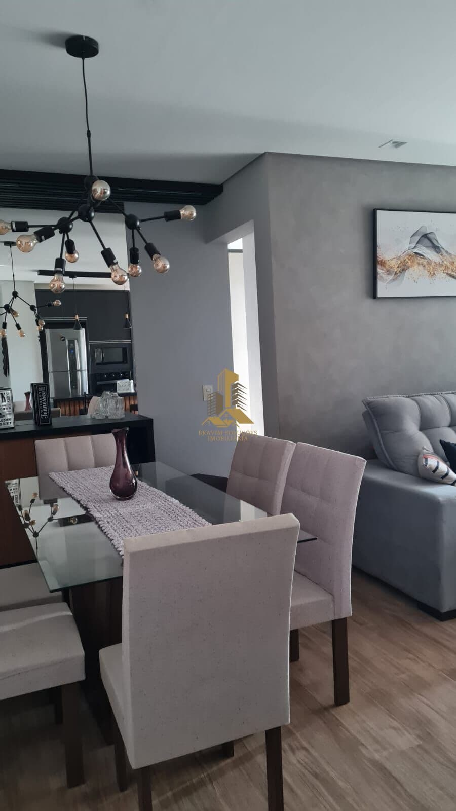 Apartamento Lindo, 3 dormitórios (1 suíte) planejado e sacada envidraçada!