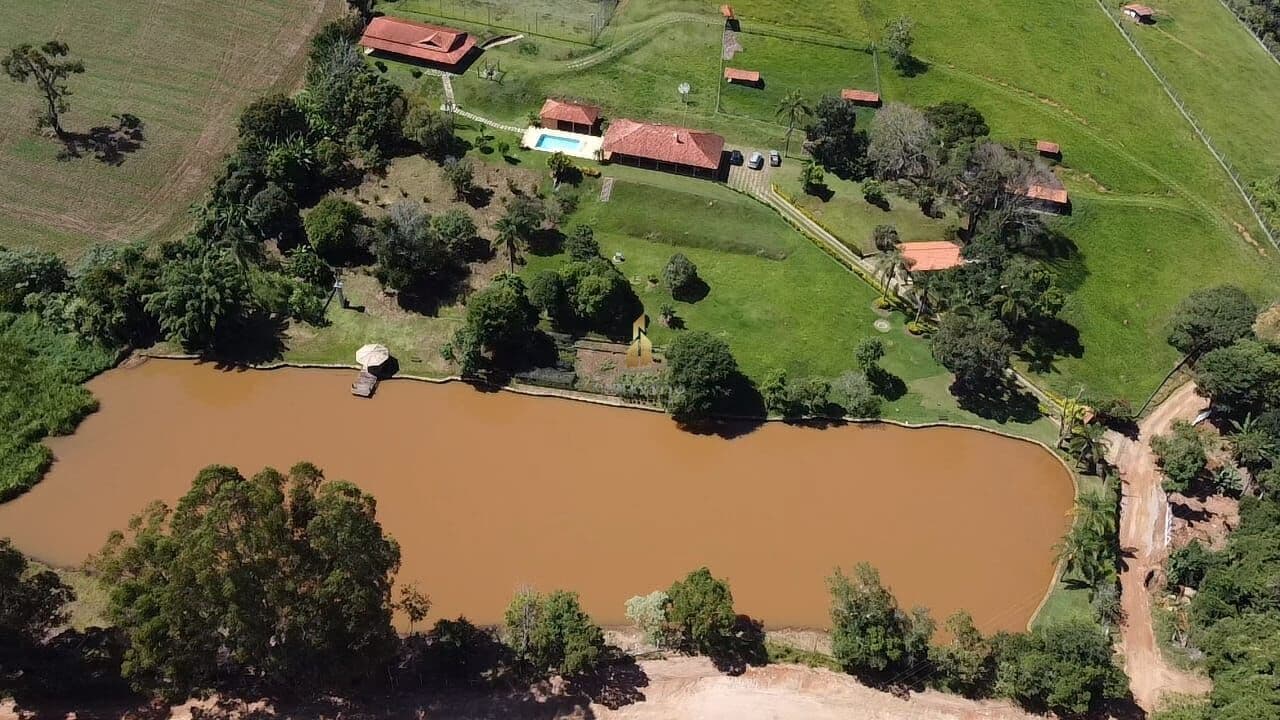 Maravilhoso Sítio à Venda em Pinhalzinho - SP