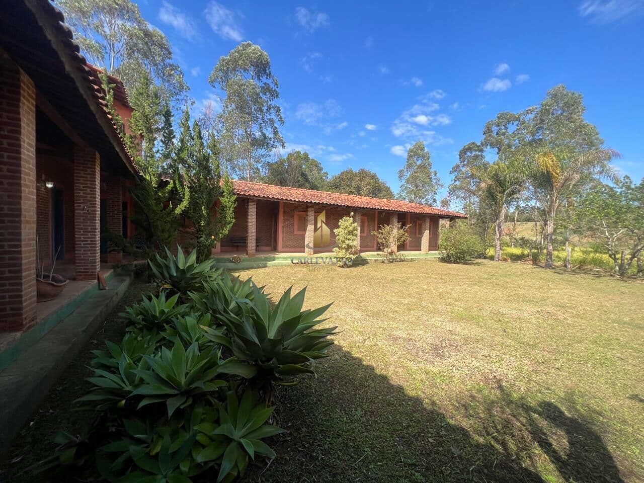 paraíso em 5 hectares – estrutura impecável e natureza exuberante!