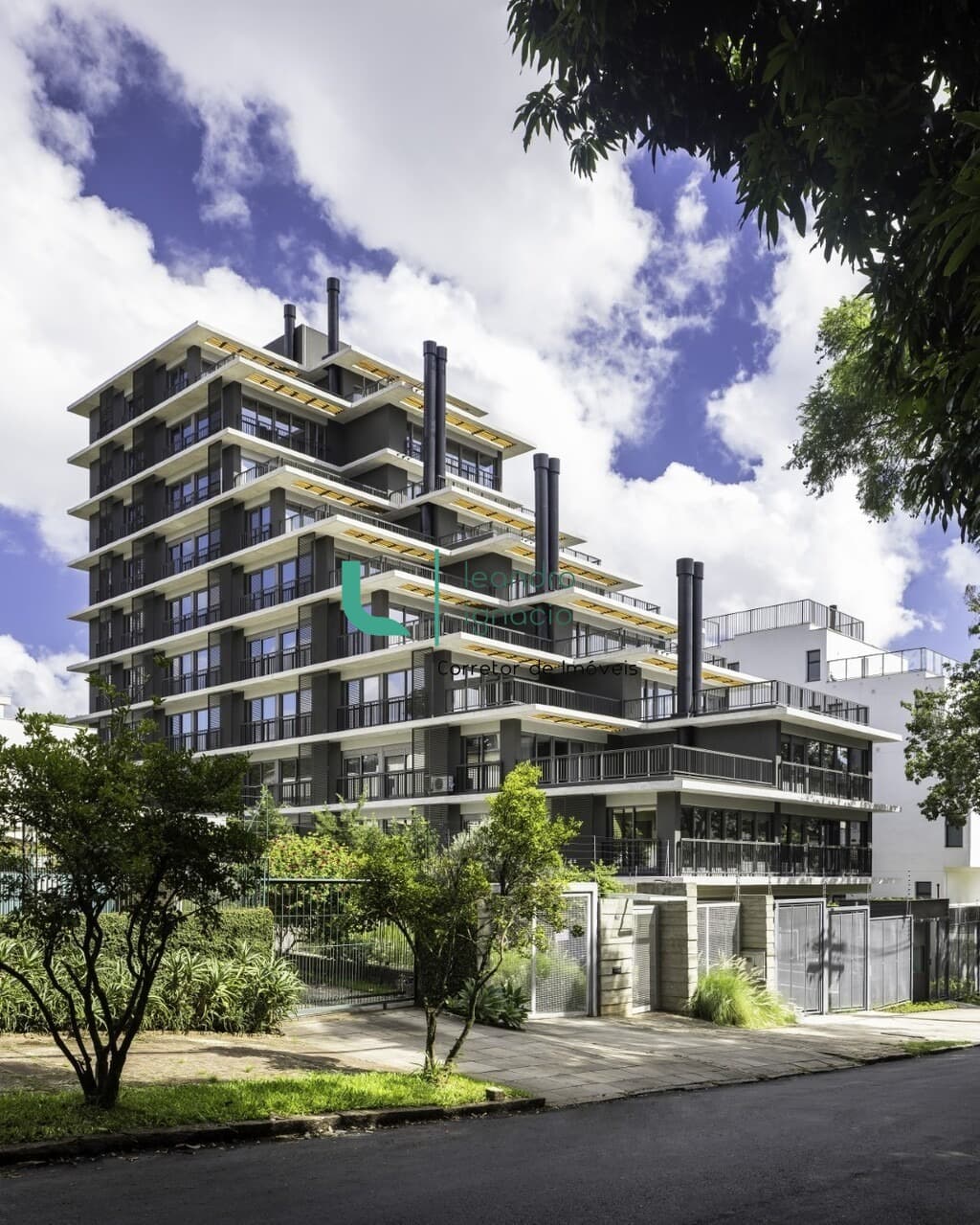 Apartamento 2 dormitórios, sendo1 suíte, 2 vagas, Petrópolis, em Porto Alegre