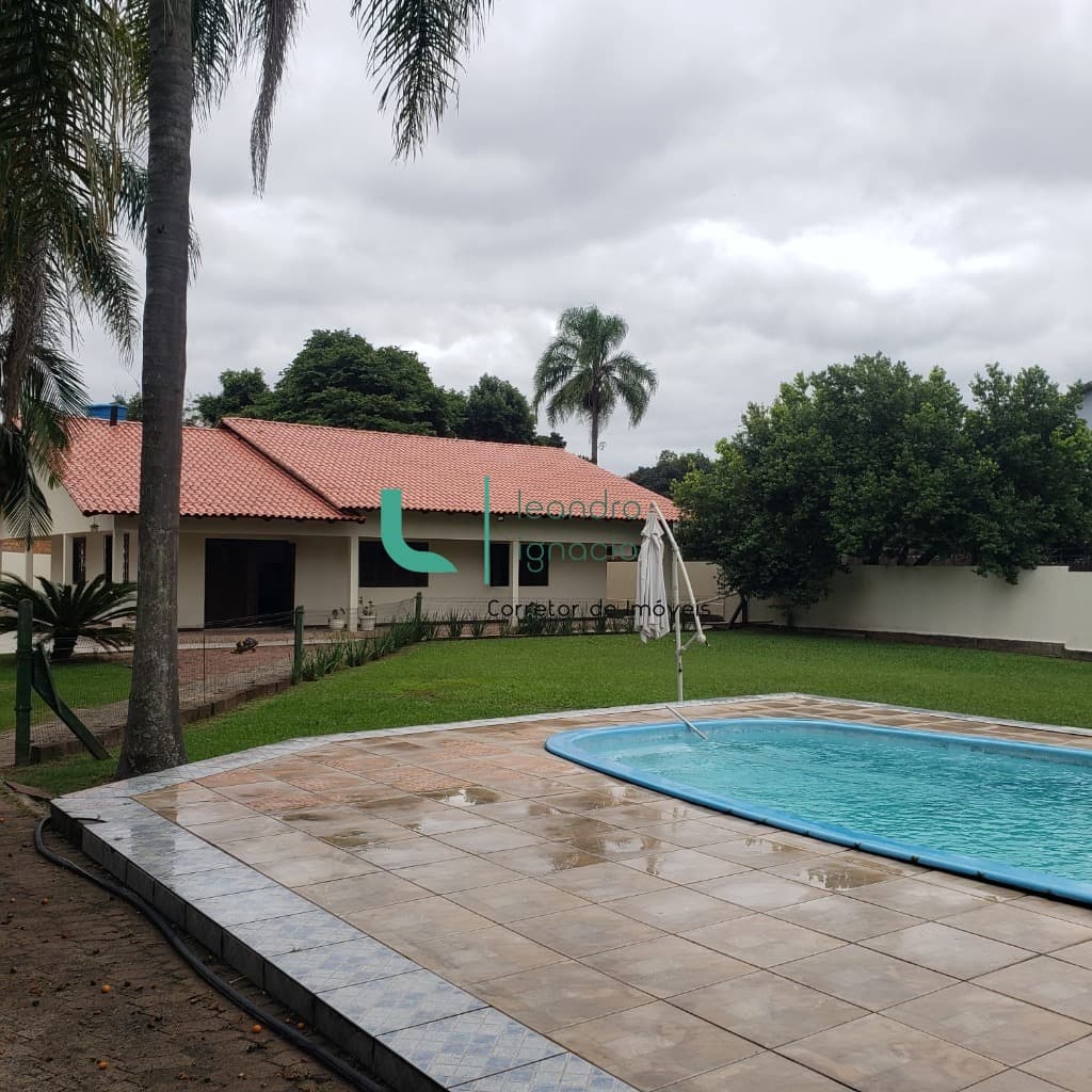 Casa 5 dorm, sendo um suíte, 2 vagas, painéis solares, Residencial Túnel Verde, Cachoeirinha