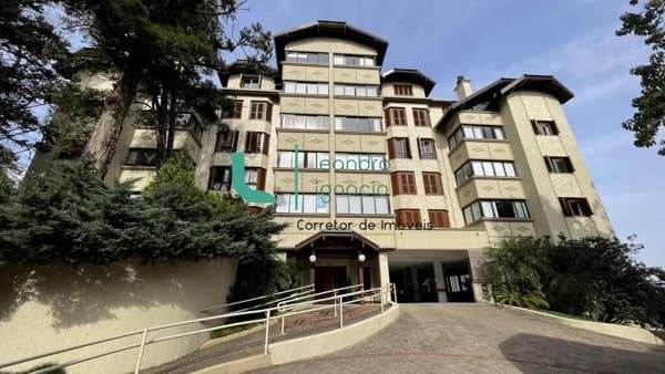 Apartamento 2 Dormitórios, 1 suíte, Mobiliado, 2 vagas, Bairro Centro, Gramado