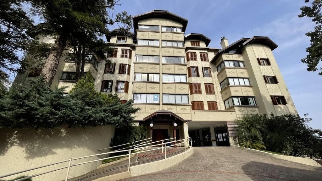 Apartamento 2 Dormitórios, 1 suíte, Mobiliado, 2 vagas, Bairro Centro, Gramado