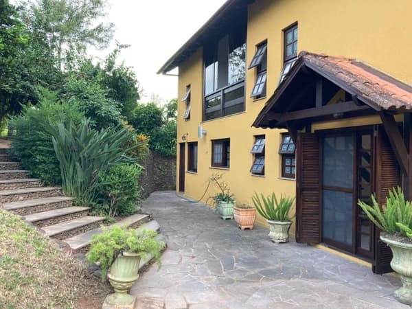 Sobrado, com 240m², 3 dormitórios, bairro Sítio Túnel Verde, Cachoeirinha