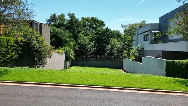 Terreno em declive com 524m² à venda por R$ 700.000,00 - Condomínio Alphaville III, Ribeirão Preto/SP