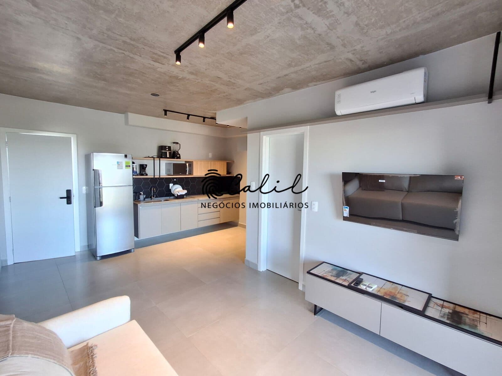Studio para locação no Monte Alegre com 47,05 m², mobiliado, 1 suíte e lazer, próximo à USP