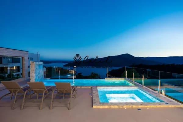 Casa Sobrado Mobiliada com 8 suítes, 548m² à venda por R$ 5.500.000,00 - Escarpas do Lago, Capitólio/MG