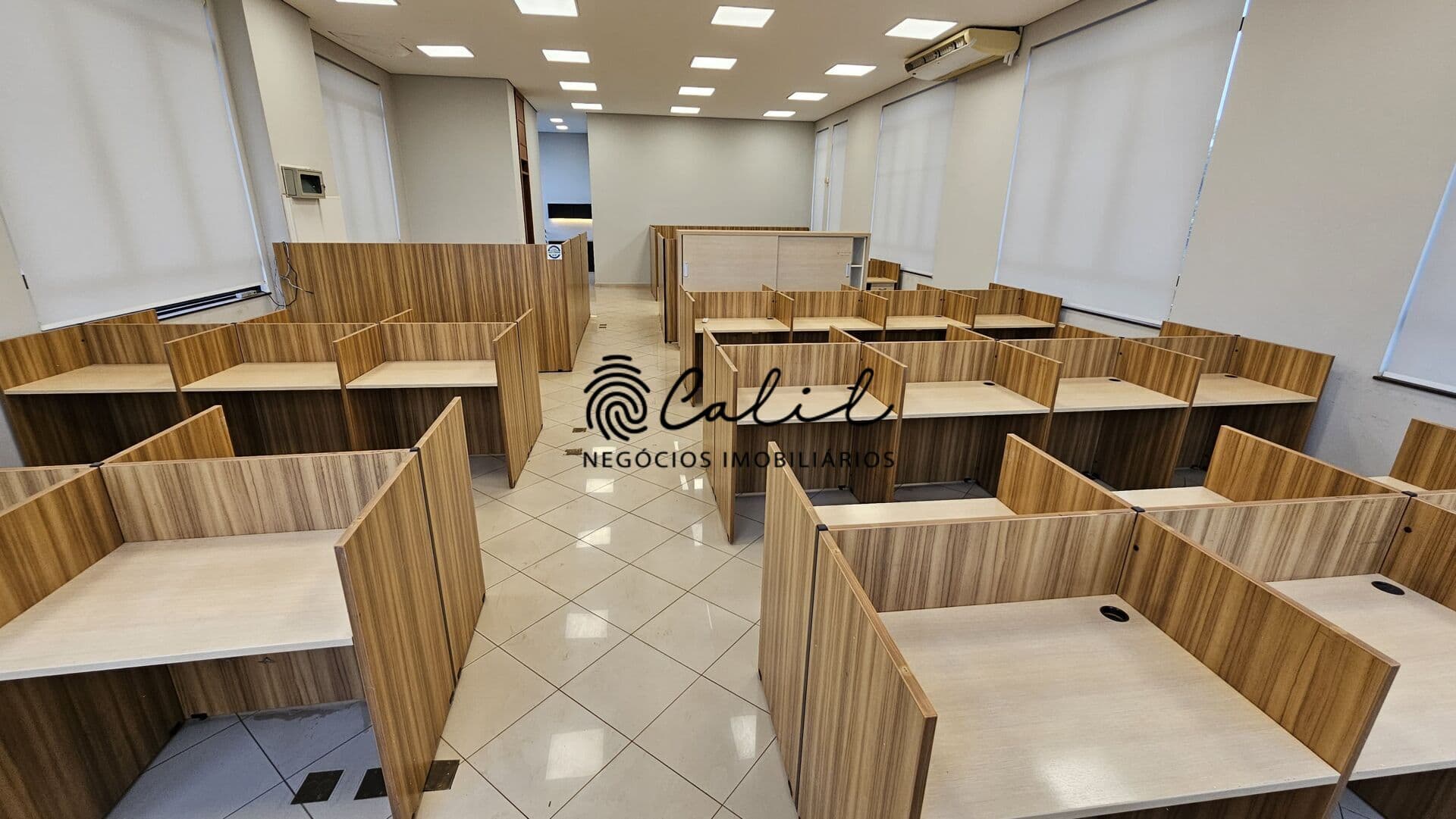 Prédio Comercial com 466m² próximo ao Fórum, para locação por R$ 22.000,00 - Ribeirânia - Ribeirão Preto/SP