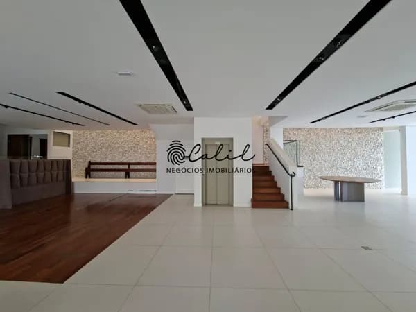 Imóvel Comercial para Locação no Alto da Boa Vista – 795m², Fachada de Esquina e Alto Padrão Estrutural