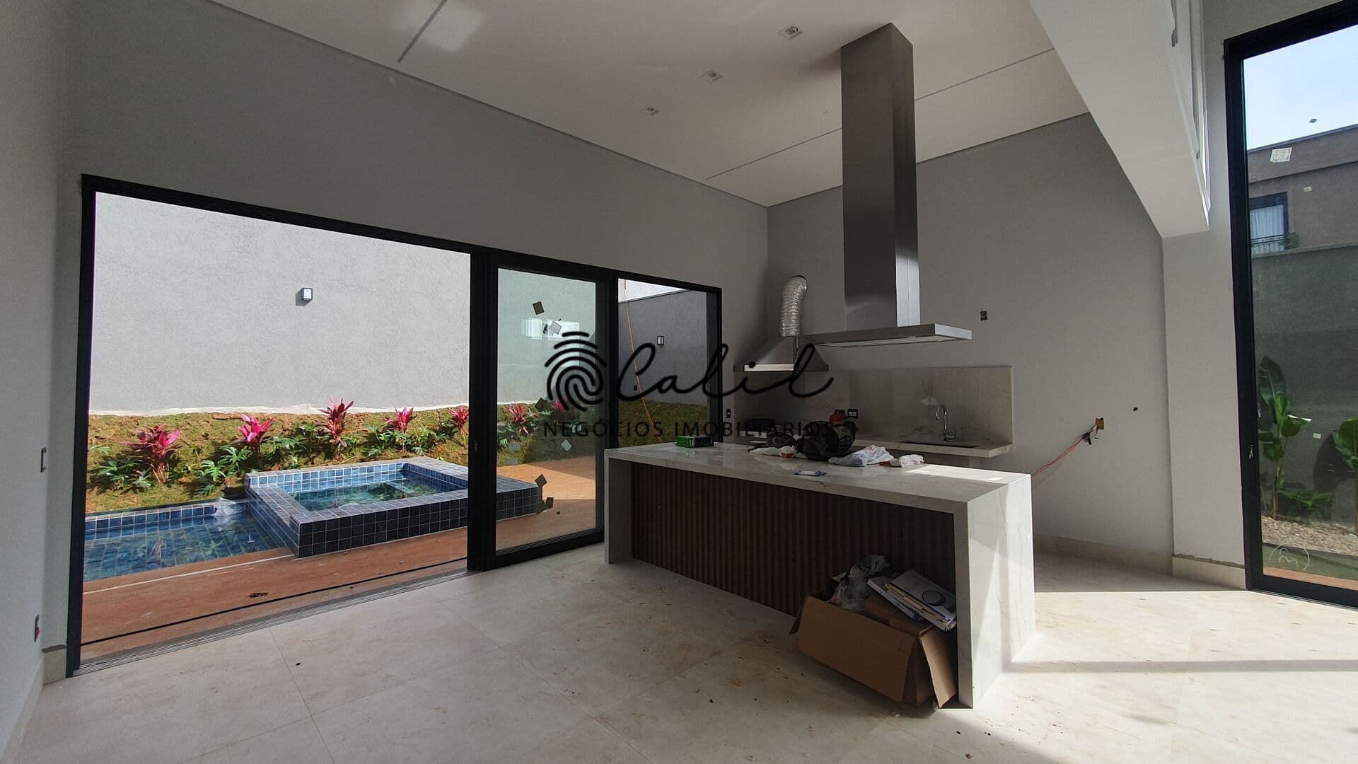 Sobrado para locação, localizado no Condomínio Alphaville III com 4 quartos (4 suítes), 266m² de área construida – Ribeirão Preto/SP