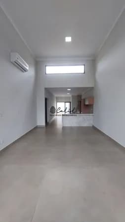 Casa térrea Condomínio Reserva Imperial com 3 suítes e piscina!