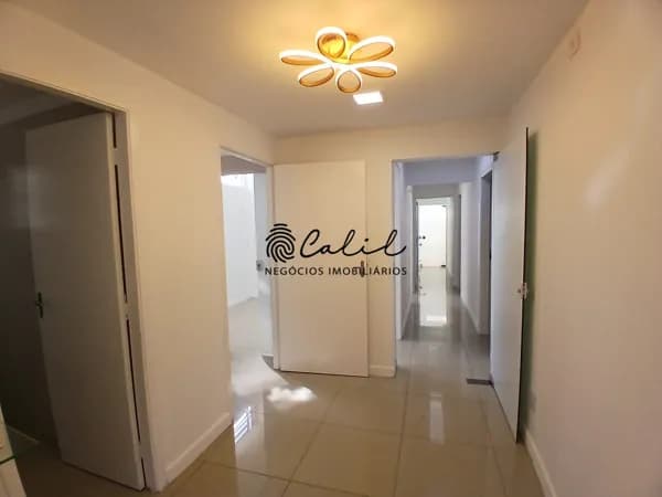 Imóvel Comercial no Jardim América com 164,73 m², 8 Salas e Vitrine em Avenida de Grande Fluxo