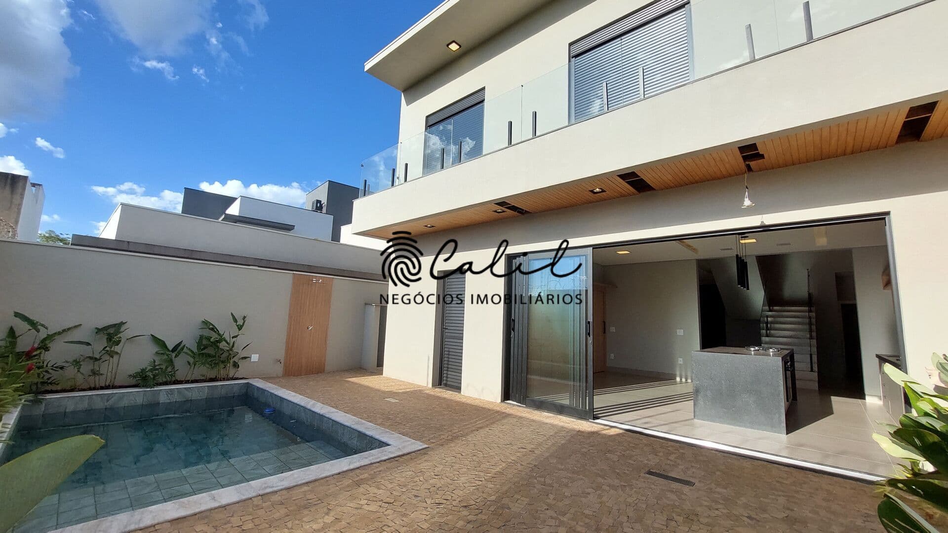 Casa em Condomínio no San Marco com 3 suítes e 247 m² de construção
