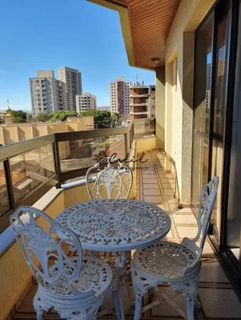 Apartamento no Bairro Santa Cruz com planta ampla, 150 m² e excelente padrão de acabamento