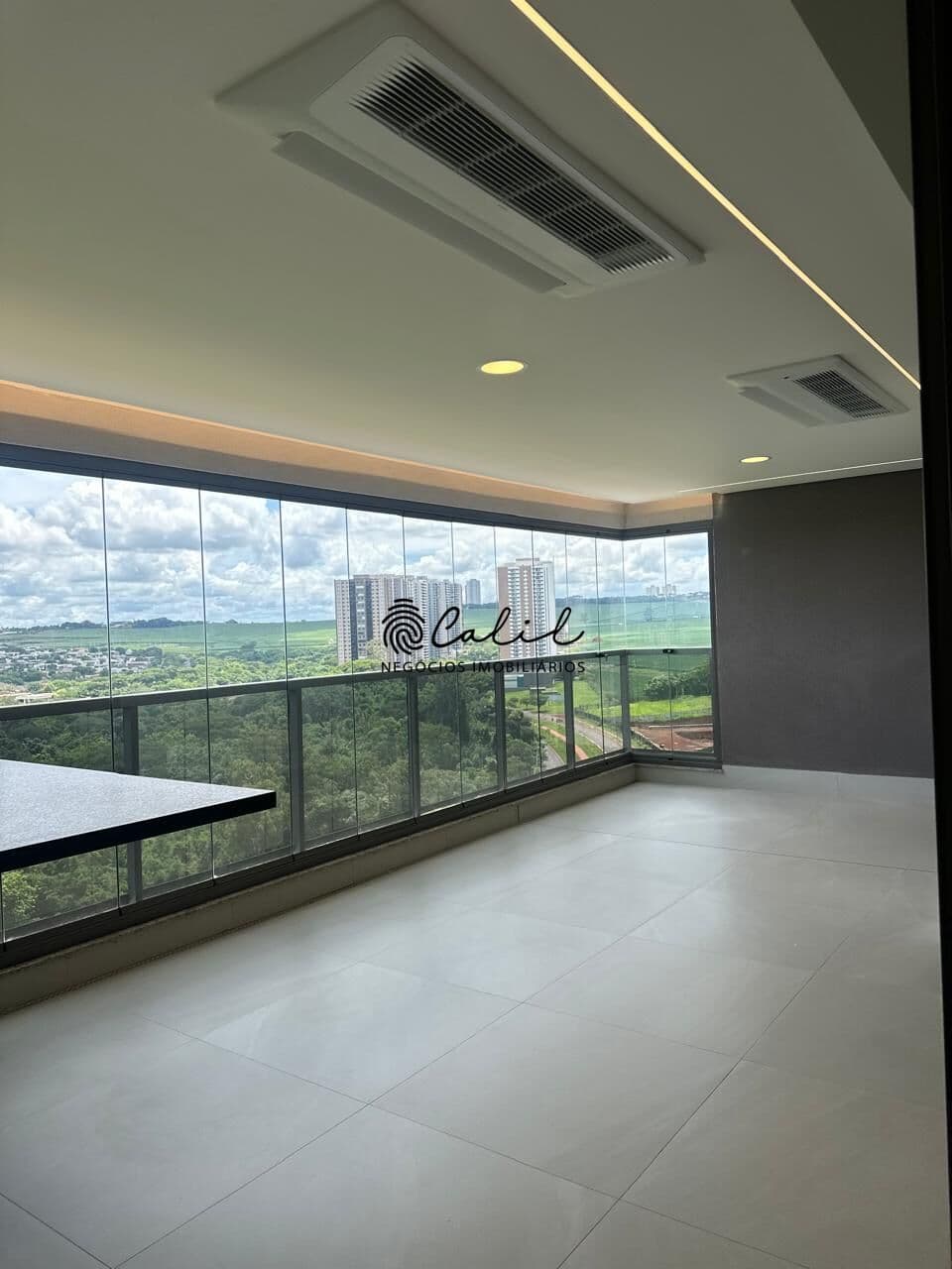 Apartamento com hall privativo e varanda gourmet no bairro Ilhas do Sul, região do Olhos D’Água, 227 m² de área útil