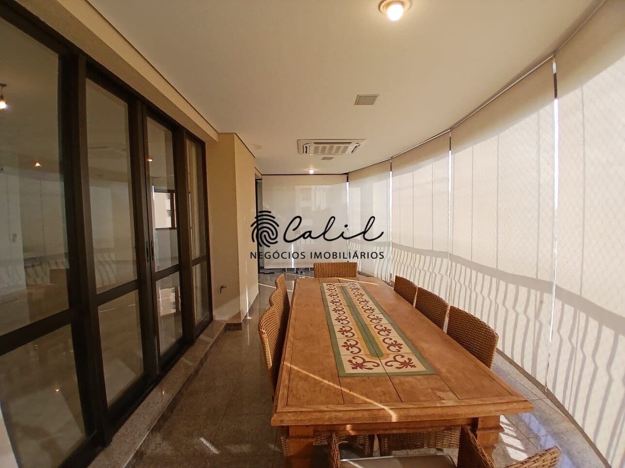 Apartamento na Zona Sul com sacada gourmet e 336,86 m²