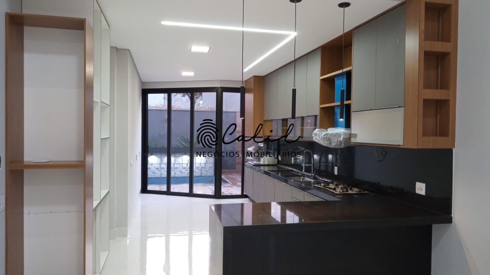 Casa térrea localizado no condomínio Quinta dos Ventos, com piscina aquecida, área gourmet completa, 188m² de construção - Ribeirão Preto/SP