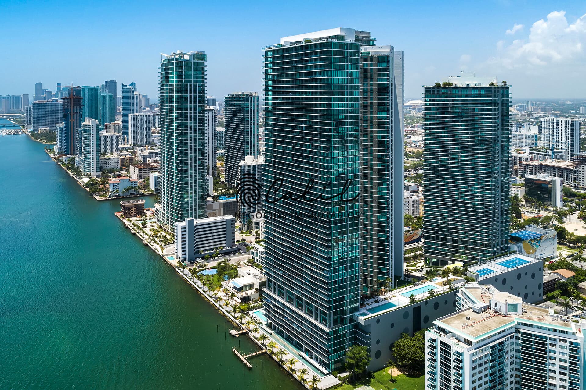 Apartamento com 3 suítes, 200m² à venda por R$ 13.325.000,00 - Condomínio One Paraiso, Miami, Florida - EUA