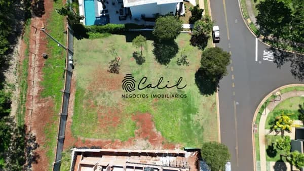 Terreno em aclive com 528m² com área verde permanente ao lado, à venda por R$ 810.000,00, Alphaville III, Ribeirão Preto/SP