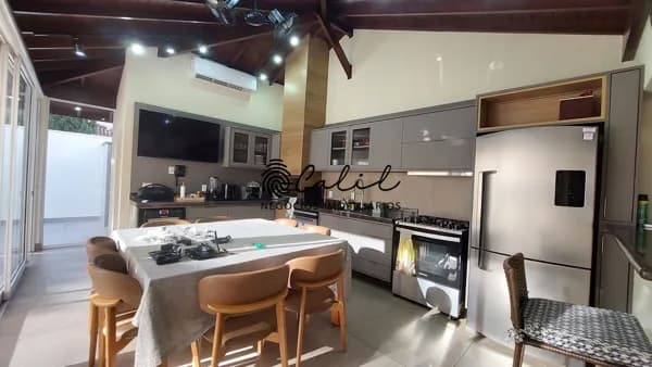 Casa Condomínio Paineiras com 3 suítes 410 m² e 3 escritórios