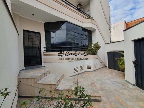 Apartamento à Venda no Parque dos Bandeirantes com 3 Dormitórios (1 Suíte) e Churrasqueira