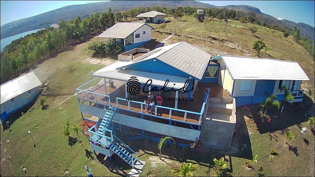 Rancho em ilha no Rio Grande ( Rifaina/SP)