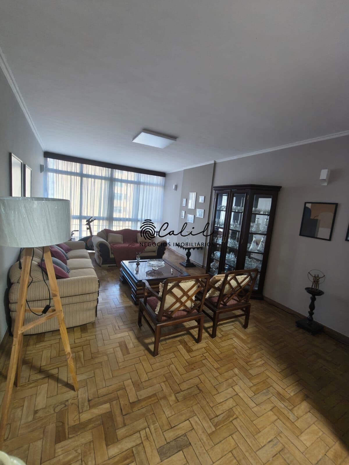 Apartamento reformado no Edifício Jaraguá, Centro de Ribeirão Preto, com 180m² e ambientes amplos