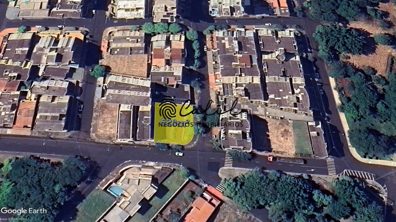 Terreno de esquina uso misto no Bairro Jd. California 520m²