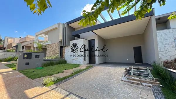 Casa Térrea Nova à Venda | 3 Suítes | Energia Fotovoltaica | Condomínio Valencia – Ilha Túria