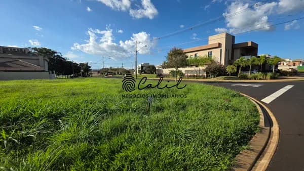 Terreno Lote - Condomínio Alto do Castelo