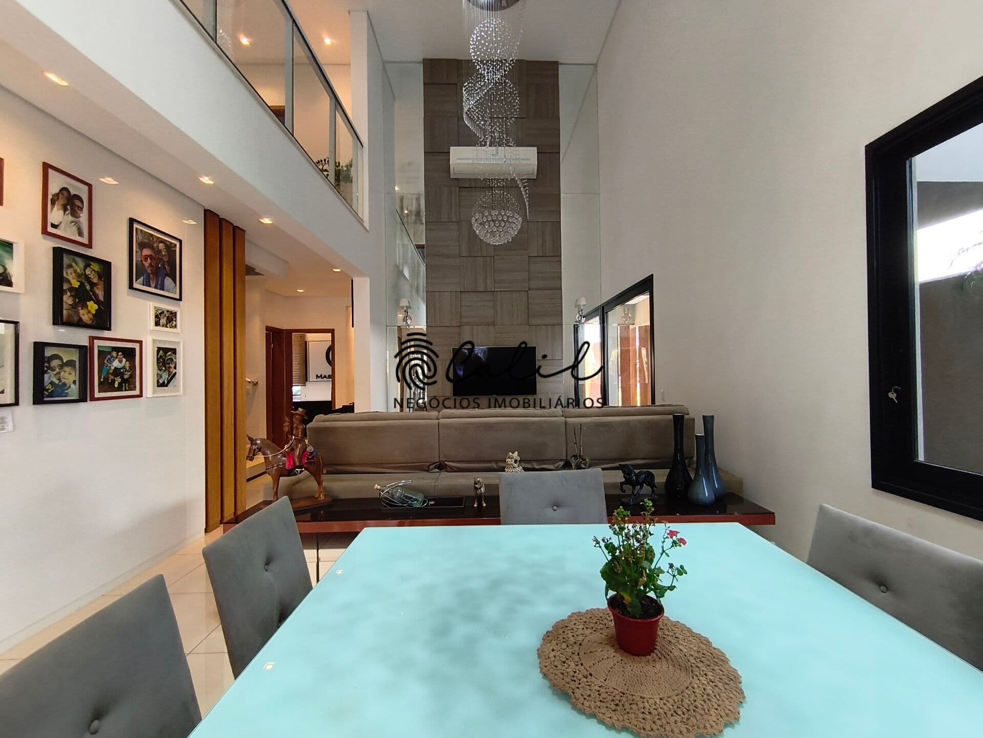 Casa em Condomínio a venda, 3 quartos (3 suítes), R$2.100.000,00 - Saint Gerard