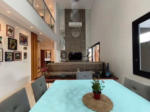 Casa em Condomínio a venda, 3 quartos (3 suítes), R$2.100.000,00 - Saint Gerard