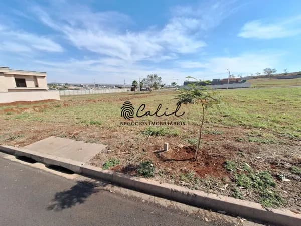 Terreno em Condomínio Plano em ilha - Village Costa Sul