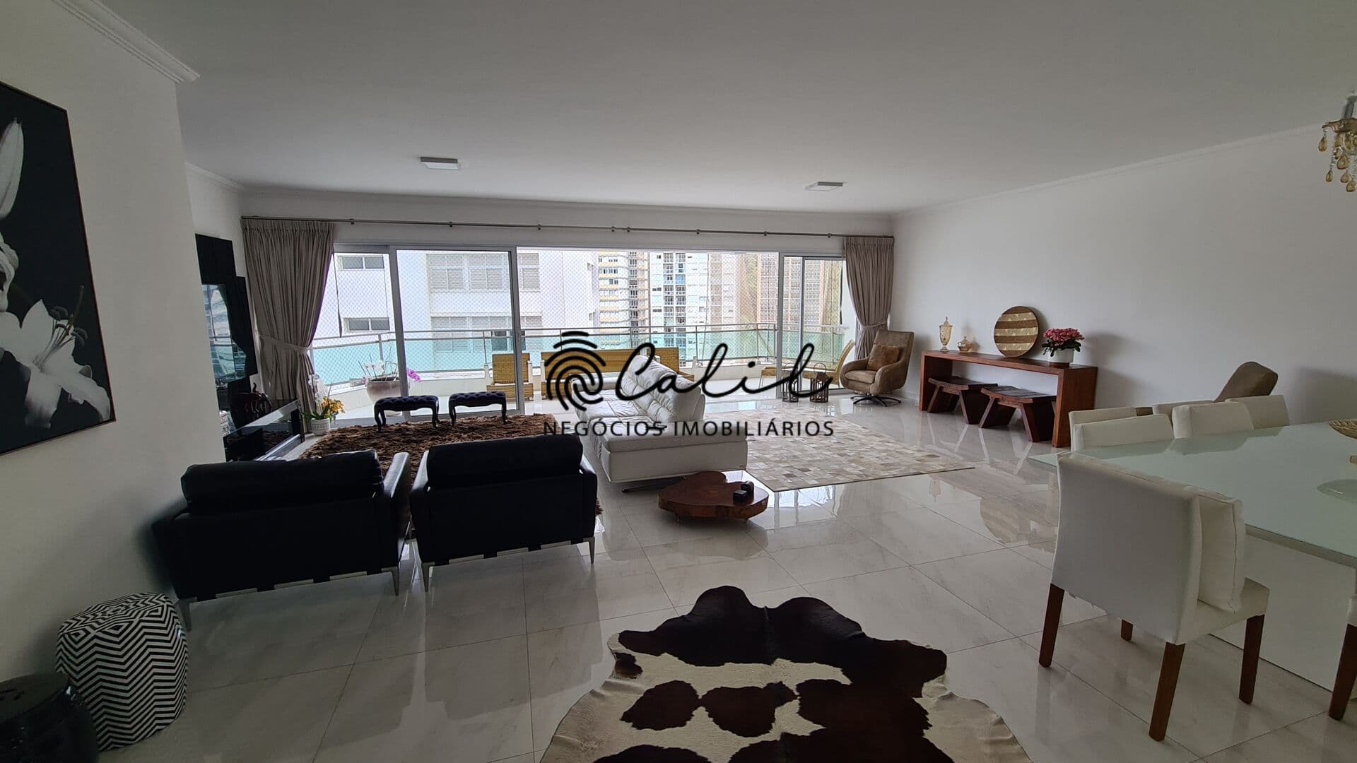 Apartamento com 240m² com 6 dormitórios à venda por R$ 1.480.000,00 - Praia de Pitangueiras - Guarujá / SP