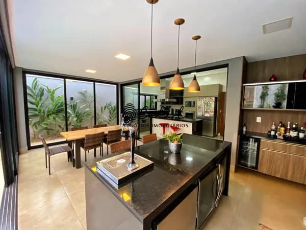 Casa localizada no Condomínio no Terras de Siena | Vila do Golf | com 248m² de área construída - Ribeirão Preto/SP
