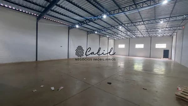 Galpão para aluguel no Distrito Empresarial com 483 m² de área e 6 metros de altura R$ 12.900,00