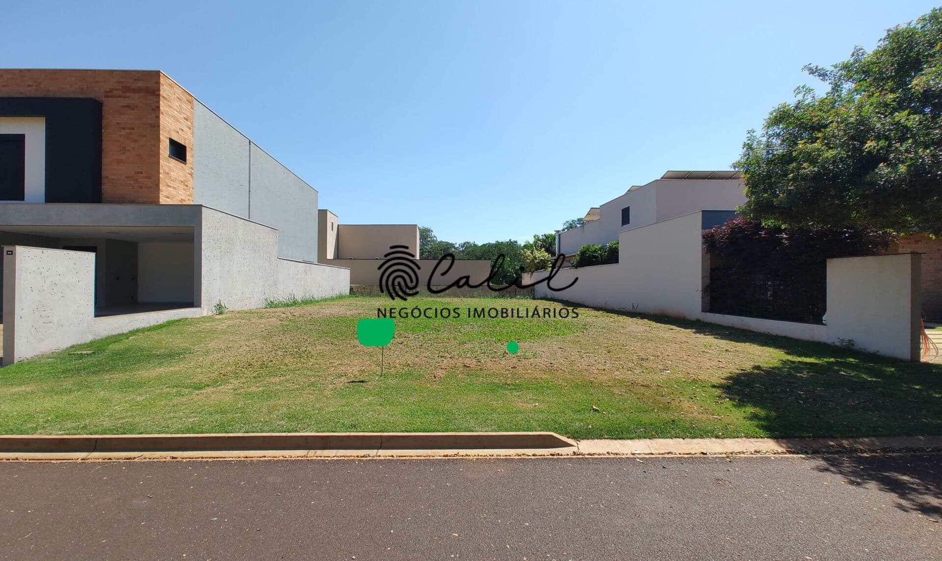 Terreno localizado no Condomínio Alto do Castelo, com 405m² de área total - Rbeirão Preto/SP