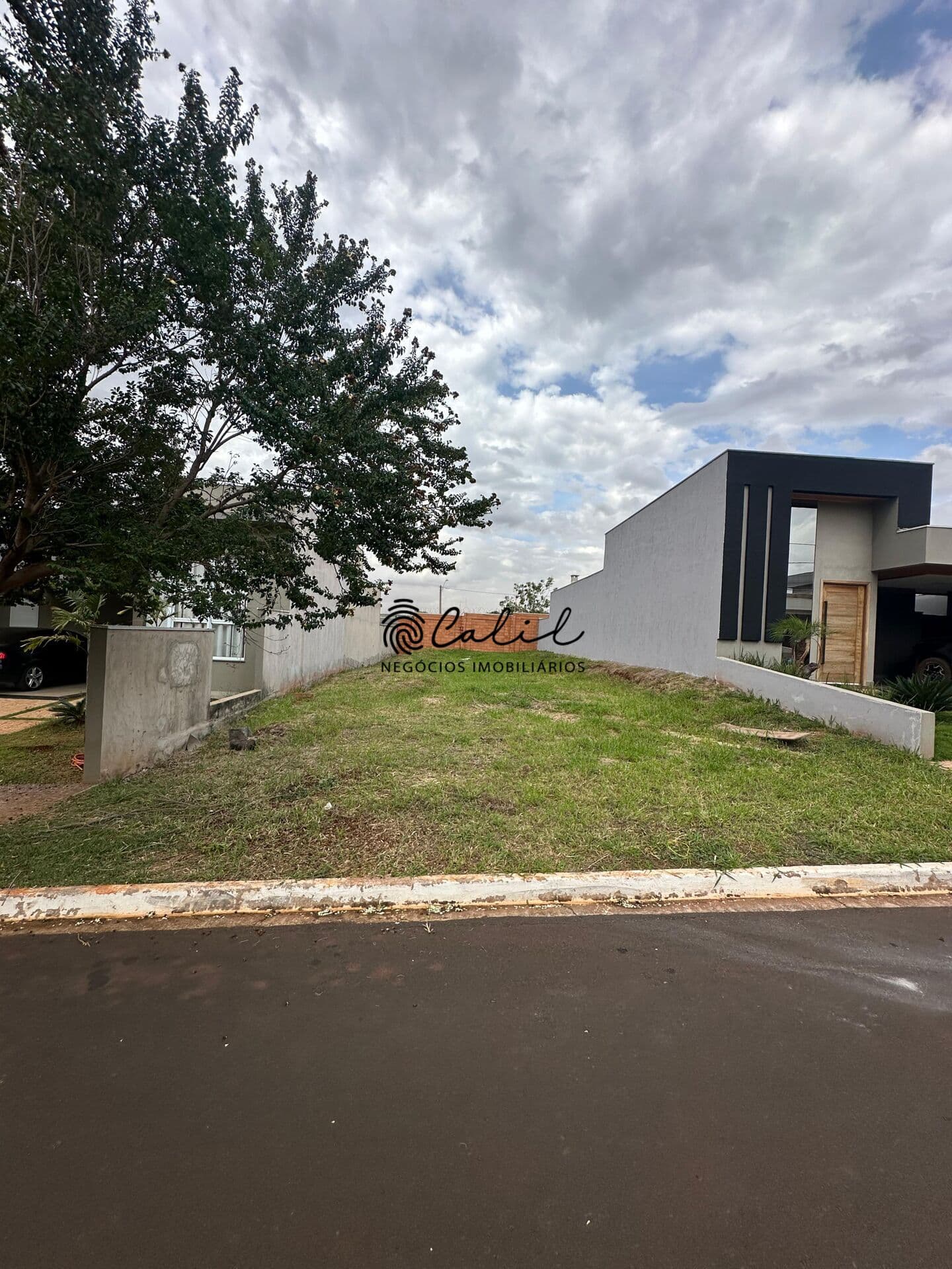 Terreno em condomínio com 300m² à venda por R$ 320.000,00 - Condomínio Valencia - Ilha Gracia, Ribeirão Preto/SP