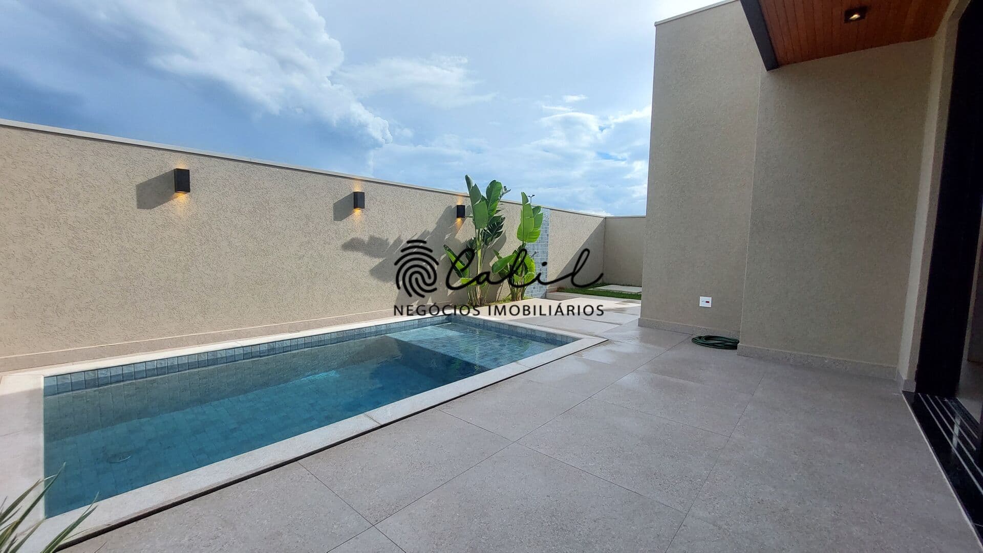 Casa Térrea com 3 suítes e 189 m² construídos no Alto do Castelo II