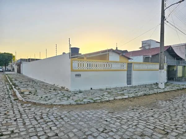 Casa em Presidente Costa e Silva, Mossoró/RN