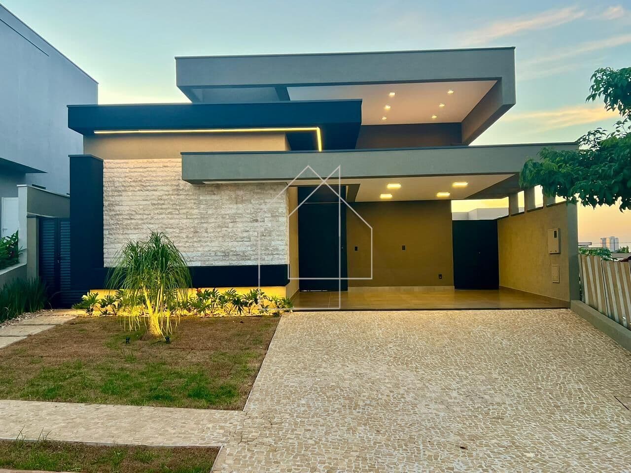 Casa Padrão em Quintas de São José, Ribeirão Preto/SP