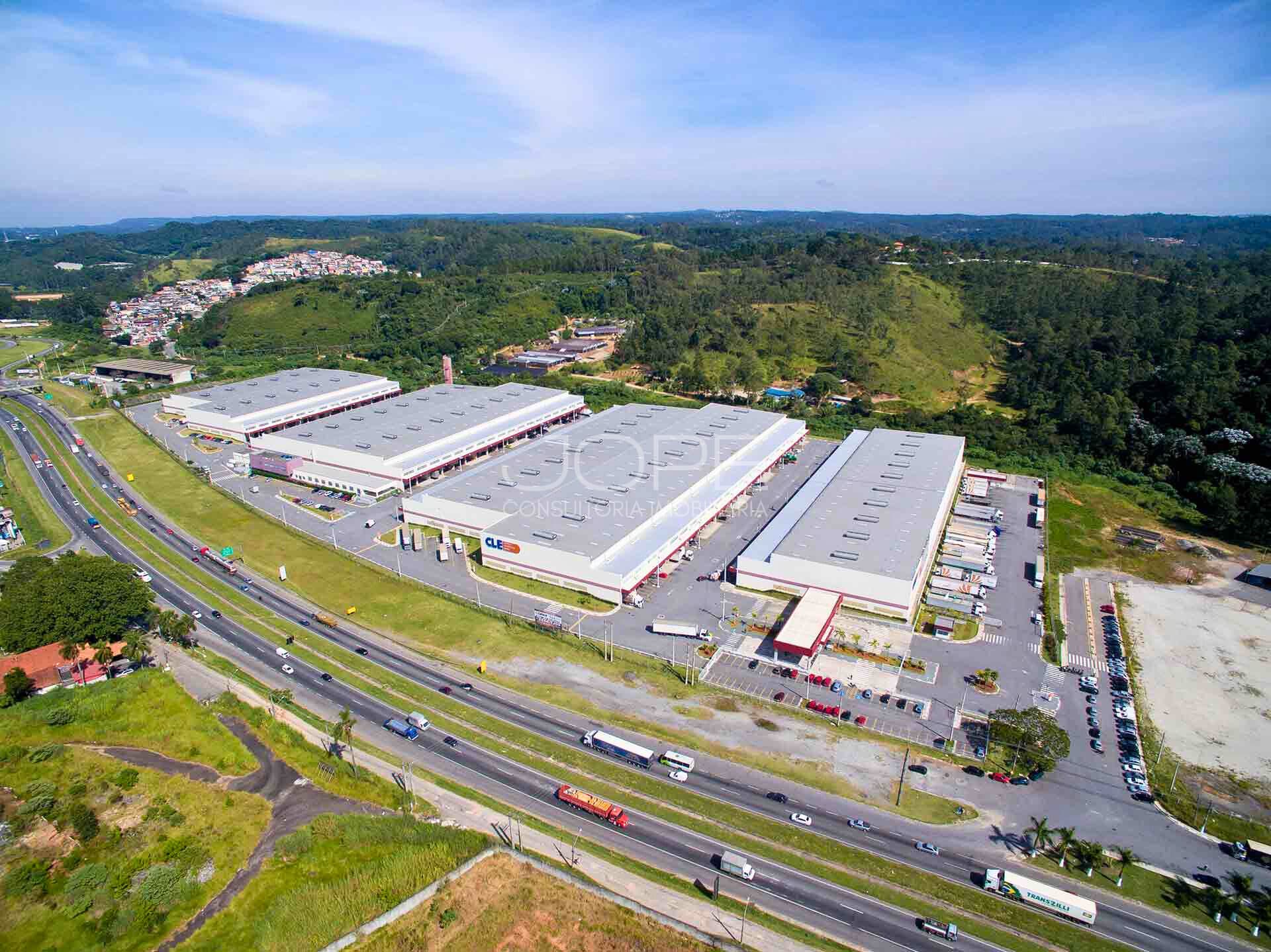 Galpão Logístico para Locação em Embu das Artes – 2.956 m² | Régis Bittencourt km 283
