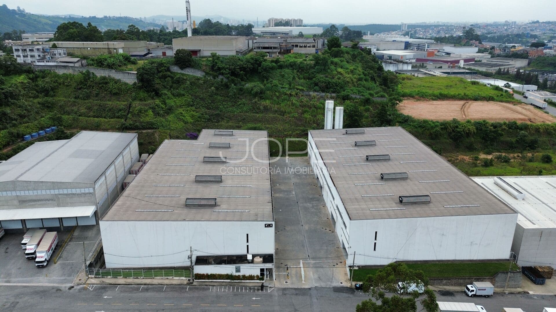 Galpão Logístico 1.100 m² Polo Industrial Jandira II