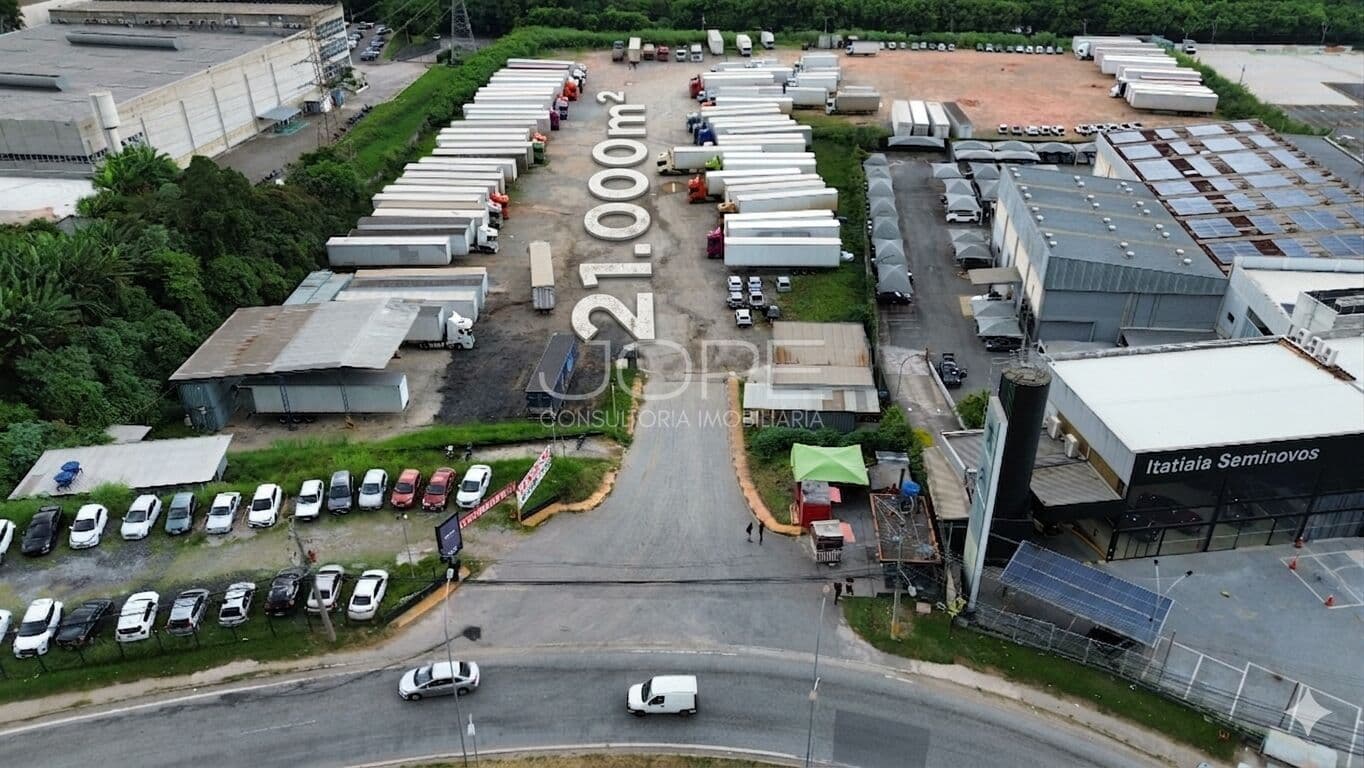 Área comercial à venda em Alphaville Barueri com 21.000 m² para supermercado, concessionária ou galpão logístico