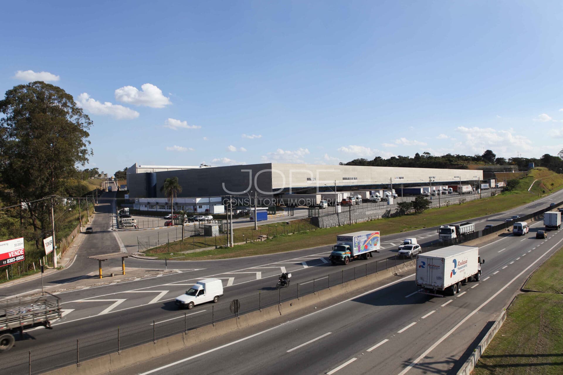 Galpão Logístico em Arujá 5.326 m² – Locação CD Próximo Dutra e Aeroporto Guarulhos