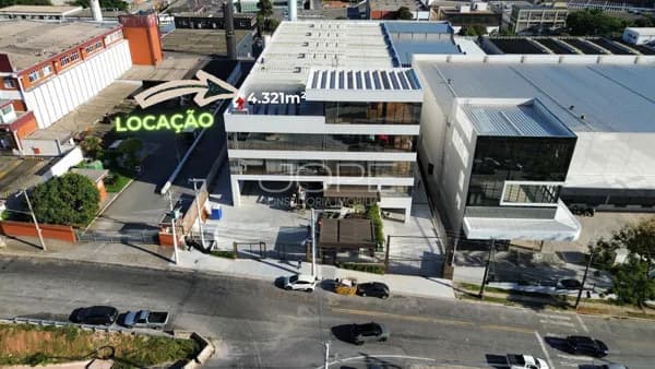 Galpão Logístico 4.321m² para Locação em Alphaville com 3 Docas e Pé Direito de 12,5m